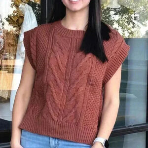 Unbranded women’s knit sweater vest oxide orange sz Small gently used no flaws